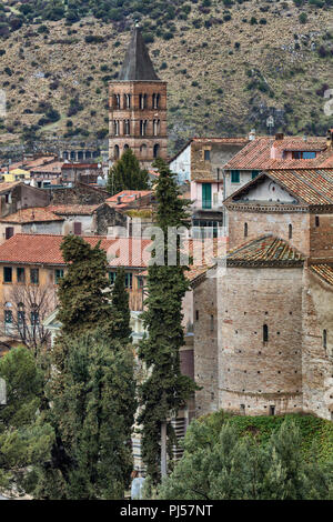 Cattedrale di San Lorenzo, da Villa d'Este, Tivoli, Lazio, Italia Foto Stock