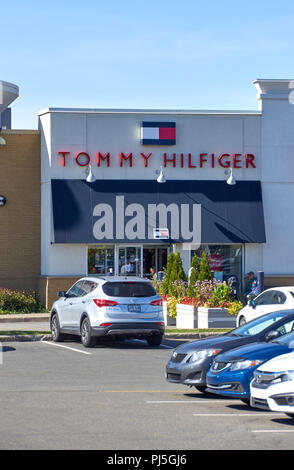 MONTREAL, Canada - 28 agosto 2018: Tommy Hilfiger boutique in Montreal. Thomas Jacob Tommy Hilfiger è un americano di designer di moda più noto per fo Foto Stock