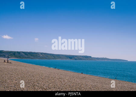 Chesil Beach, 18 miglia di spiaggia di ciottoli e ghiaia tombolo collegando la isola di Portland in terraferma Inghilterra, Dorset, Regno Unito. Foto Stock