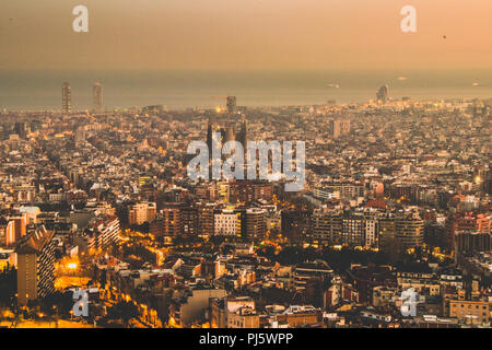 Vista del paesaggio per la meravigliosa città di Barcellona, Spagna, Sagrada Familia Foto Stock