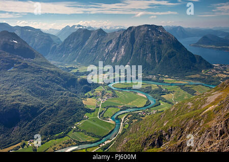 Valle Romsdalen e Rauma River Foto Stock