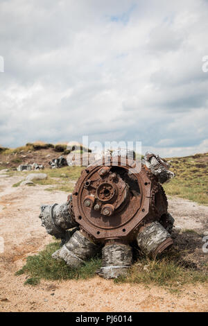 Il motore di un crash USAF B-29 Superfortress, "sopra esposti', nel distretto di Peak, appena fuori del The Pennine Way, Derbyshire, England, Regno Unito Foto Stock