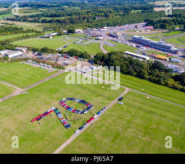 Celebrando 70 anni di Porsche, alla gara di Brands Hatch circuito, Kent, Regno Unito Foto Stock