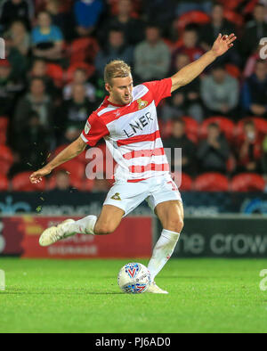 Doncaster, Regno Unito. Il 4 settembre 2018, Keepmoat Stadium, Doncaster, Inghilterra: Checkatrade EFL Trofeo, Doncaster v Newcastle U21 ; Mallik Wilks di Doncaster Rovers prende un colpo solo uso editoriale nessun uso non autorizzato di audio, video, dati, calendari, club/campionato loghi o 'live' servizi. Online in corrispondenza uso limitato a 45 immagini, nessun video emulazione. Nessun uso in scommesse, giochi o un singolo giocatore/club/league pubblicazioni e tutti English Football League immagini sono soggette a licenza DataCo Credito: News immagini /Alamy Live News Foto Stock