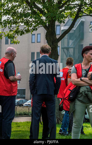 Amsterdam, Paesi Bassi. 5° settembre 2018. Trigion Direttore dei servizi di sicurezza di Trigion Zygmunt Zygmunt Kowalski Kowalski in discussione con riscontri presso il Quartier Generale Trigion Amsterdam Paesi Bassi 2018 Credit: Robert van 't/Hoenderdaal Alamy Live News Foto Stock