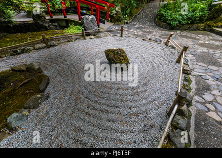 Nel giardino giapponese ai Giardini Butchart intrauricolari Victoria British Columbia Canada Foto Stock