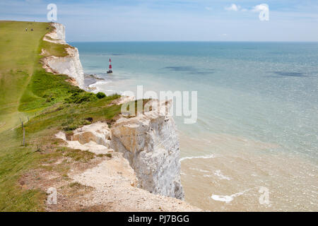 Beachy Head, East Sussex, inglese costa sud, vista sul mare e le scogliere, faro Foto Stock