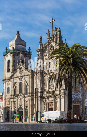 Porto, Porugal - 15 Gennaio 2018: la chiesa Igreja do Carmo dos Carmelitas nella Ribeira - la città vecchia di Porto, Porugal Foto Stock