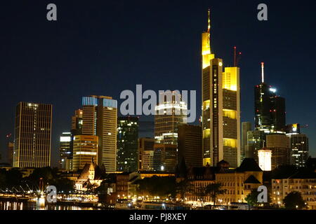 Skyline di Francoforte, bei Nacht, Hesse, Germania, Europa Foto Stock