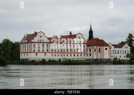 Schloss Neuhaus, Neuhaus una locanda, Deutschland, gesehen von Schärding, Innviertel, Öösterreich Foto Stock