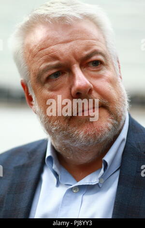 Carwyn Jones primo ministro del Galles nella foto qui a Victoria Street, London il 4 settembre 2018. Il primo ministro è a passo in giù nell'autunno del 2018. Credito foto Russell Moore. Foto Stock