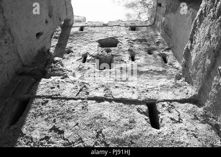 Heritage,Arabo, vecchio,Vintage ,parete,vecchio Muro,rotto muro di casa,Black & White,Texture a parete Foto Stock