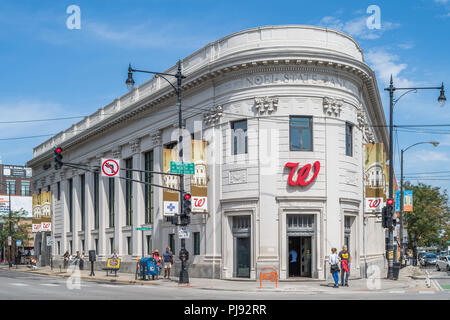 Periferiche storico edificio della banca in la zona del Wicker Park Foto Stock