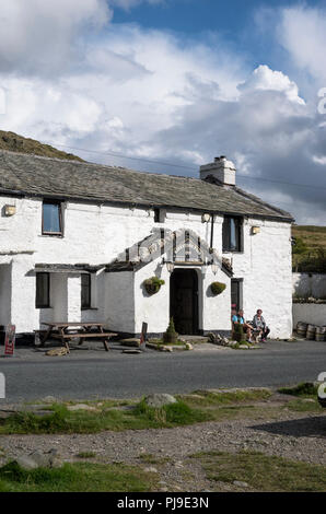 Un isolato pubblico inglese casa alta sul Kirkstone Pass in Cumbria Inghilterra REGNO UNITO Foto Stock