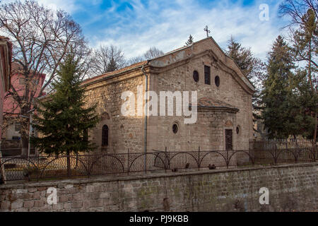 PERUSHTITSA, Bulgaria - 23 dicembre 2013: monumento della chiesa di San Michele Arcangelo, Perushtitsa, Regione di Plovdiv, Bulgaria Foto Stock