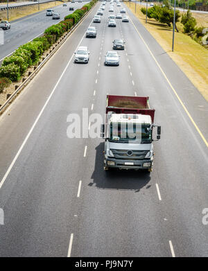 Di tipo "topdown" vista di una autostrada a Cape Town, Sud Africa Foto Stock