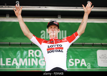Il team del Lotto-Soudal Andre Greipel festeggia conquistando la quarta fase dell'Ovo Energy Tour della Gran Bretagna 2018 da Nuneaton al Royal Lemington Spa. Foto Stock