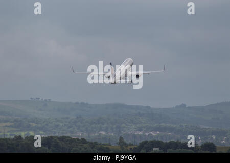 IcelandAir volo dall'Aeroporto Internazionale di Glasgow legato per l'Islanda, Renfrewshire, Scozia - 16 agosto 2016 Foto Stock