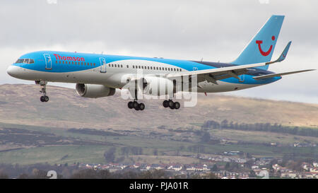 Thomson Airlines (TUI) visto all'Aeroporto Internazionale di Glasgow, Renfrewshire, Scozia. Foto Stock