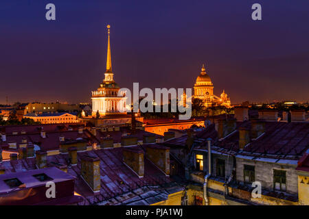 Vista di San Pietroburgo da tetti, San Isaac Foto Stock