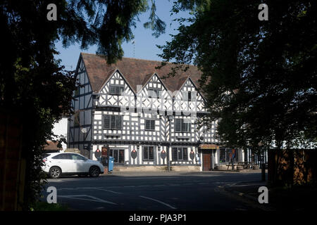 Il Tudor House Inn su West Street a Warwick Foto Stock