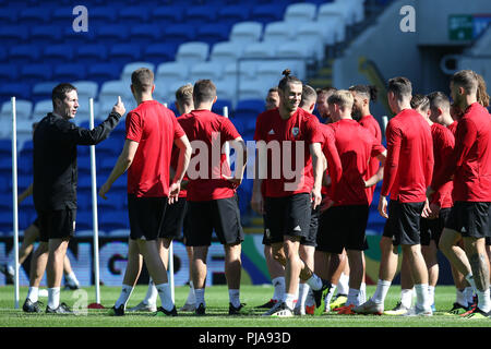 Cardiff, Regno Unito. 5 settembre 2018. Gareth Bale del Galles © durante il Galles squadra di calcio di formazione presso il Cardiff City Stadium di Cardiff , Galles del Sud Mercoledì 5 settembre 2018. Il team si sta preparando per la loro partita internazionale contro la Repubblica di Irlanda domani. pic da Andrew Orchard/Alamy Live News Foto Stock