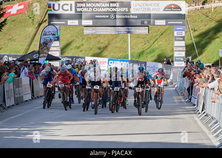 Lenzerheide, Svizzera. 5 settembre 2018. Inizio di UCI 2018 Mountain Bike Campionati del Mondo cross country team Relay in Lenzerheide. Credito: Rolf Simeone/Alamy Live News Foto Stock