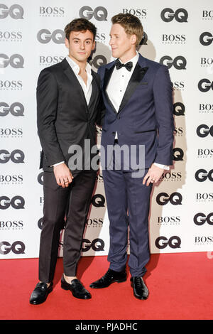 Londra, Regno Unito. 5 Settembre, 2018. Tom Daley e Dustin Lance Black a GQ Men of the Year Awards 2018 in associazione con Hugo Boss mercoledì 5 settembre 2018 tenutasi presso la Tate Modern di Londra. . Foto di Julie Edwards. Credito: Julie Edwards/Alamy Live News Foto Stock