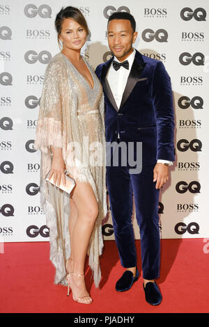 Londra, Regno Unito. 5 Settembre, 2018. Chrissy Teigen e John Legend a GQ Men of the Year Awards 2018 in associazione con Hugo Boss mercoledì 5 settembre 2018 tenutasi presso la Tate Modern di Londra. . Foto di Julie Edwards. Credito: Julie Edwards/Alamy Live News Foto Stock