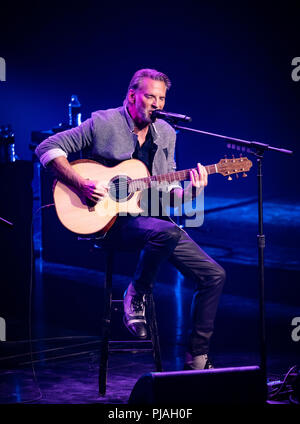 Las Vegas, NV, Stati Uniti d'America. 5 Sep, 2018. ***La copertura della casa*** Kenny Loggins fa il suo debutto al Wynn di Las Vegas' Encore Theatre in Las Vegas NV il 5 settembre 2018. Credito: Erik Kabik Fotografia/media/punzone Alamy Live News Foto Stock