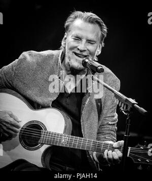 Las Vegas, NV, Stati Uniti d'America. 5 Sep, 2018. ***La copertura della casa*** Kenny Loggins fa il suo debutto al Wynn di Las Vegas' Encore Theatre in Las Vegas NV il 5 settembre 2018. Credito: Erik Kabik Fotografia/media/punzone Alamy Live News Foto Stock