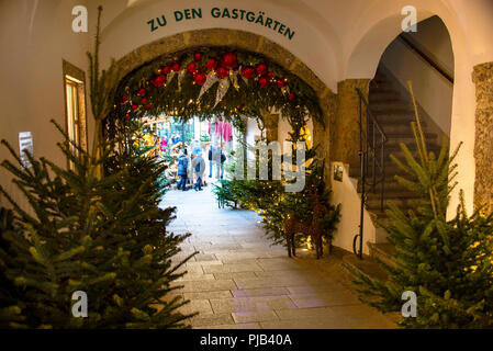 Portale ad arco a botte di Salisburgo, Austria. Foto Stock