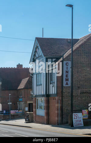 Vecchio Cinema in High Street nella città antica di Uckfield nella contea di East Sussex, Regno Unito Foto Stock
