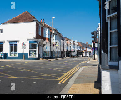High Street nella città antica di Uckfield nella contea di East Sussex, Regno Unito Foto Stock