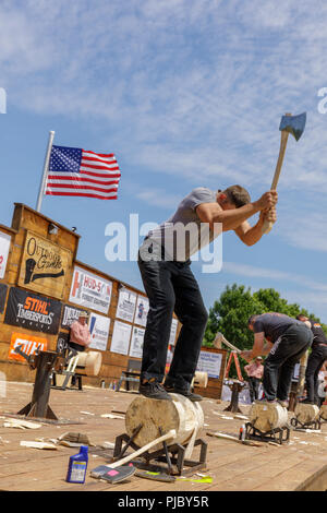 Lumberjack concorrenza, Cherry Valley giochi all'aperto, Otsego County, nello Stato di New York. Foto Stock