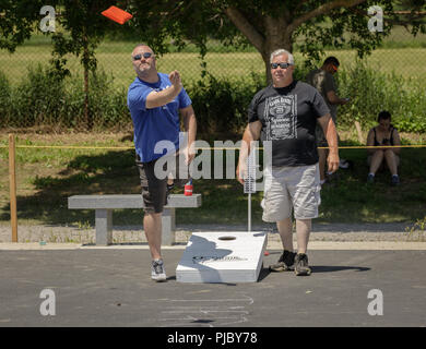 Torneo di Cornhole, Cherry Valley giochi all'aperto, Otsego County, nello Stato di New York. Foto Stock