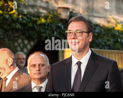 Belgrado, Serbia - Luglio 14, 2018: Aleksandar Vucic, Presidente della Repubblica di Serbia permanente di ascolto e intervento presso la sede dell' ambasciata di Francia nel corso di una conferenza stampa Foto Stock