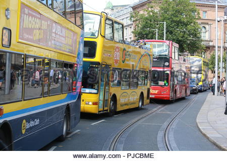 Gli autobus di Dublino come numeri turistiche luogo ma anche come più di 50% di autobus ispezionati dalla sicurezza stradale competente non ha superato il test nell'anno passato. Foto Stock