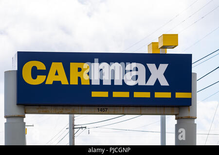 Lancaster, PA, Stati Uniti d'America - 2 Settembre 2018: Segni a CarMax, il più grande usato concessionaria auto negli Stati Uniti. Foto Stock