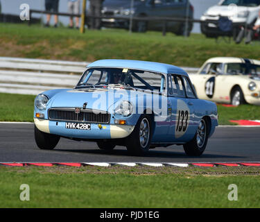 Edward Kennelly, MG B, Equipe GTS, Aston Martin Owners Club Racing, Snetterton, Norfolk, Inghilterra, sabato 1 settembre 2018. Autosport, automobili, circui Foto Stock