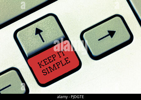 Conceptual la scrittura a mano che mostra Keep It Simple. Business photo testo facile mescolare intorno comprensibile terminologia generico. Foto Stock