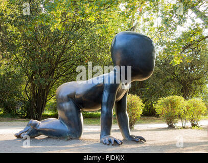 Baby statua da David Cerny a Kampa Park, Praga Foto Stock