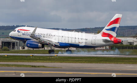 British Airways navetta da Londra visto arrivare all'Aeroporto Internazionale di Glasgow, Renfrewshire, Scozia. Foto Stock