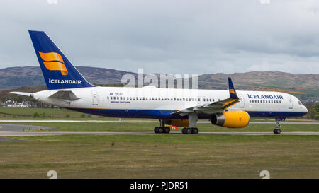 Islanda volo aereo visto lasciare per Rekjavik per visite turistiche turisti dall'Aeroporto Internazionale di Glasgow, Renfrewshire, Scozia. Foto Stock