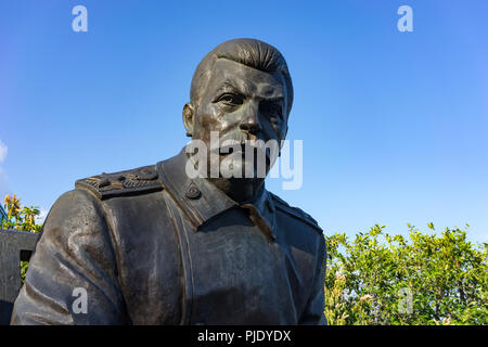 Yalta, Crimea-maggio 30, 2016: il monumento dello scultore Zurab Tsereteli dedicata alla conferenza di Yalta nel 1945. Foto Stock