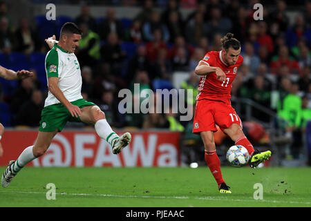 Il Wales Gareth Bale segna il secondo gol della partita durante la partita della League B, Gruppo quattro allo stadio di Cardiff City. PREMERE ASSOCIAZIONE foto. Data immagine: Giovedì 6 settembre 2018. Vedi PA storia CALCIO Galles. Il credito fotografico dovrebbe essere: Mike Egerton/PA Wire. . Foto Stock