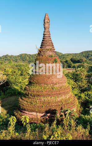 Zina uomo Aung Pagoda, Mrauk U Foto Stock