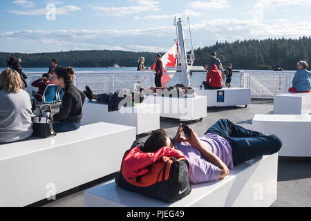 I passeggeri sui traghetti ponte , Vancouver, Victoria, Canada Foto Stock