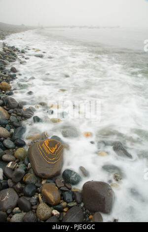 Sombrio spiaggia lungo Juan de Fuca sentiero Marini, Juan de Fuca Parco Provinciale, British Columbia, Canada Foto Stock