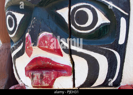 Il Kwakiutl Bear Pole, Victoria, British Columbia, Canada Foto Stock